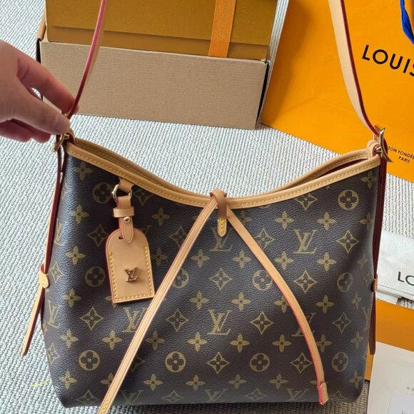 Classic Louis Vuitton Bag: A Stylish and Versatile Choice for Elegance - Picture 4 of 5